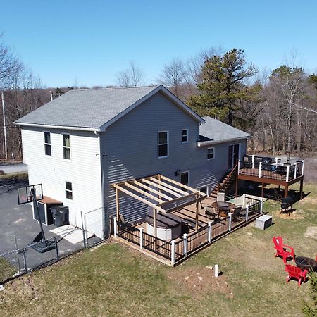 Lakehouse *Hottub*Jacuzzi*Firepit*Bbq*Pool Long Pond 외부 사진